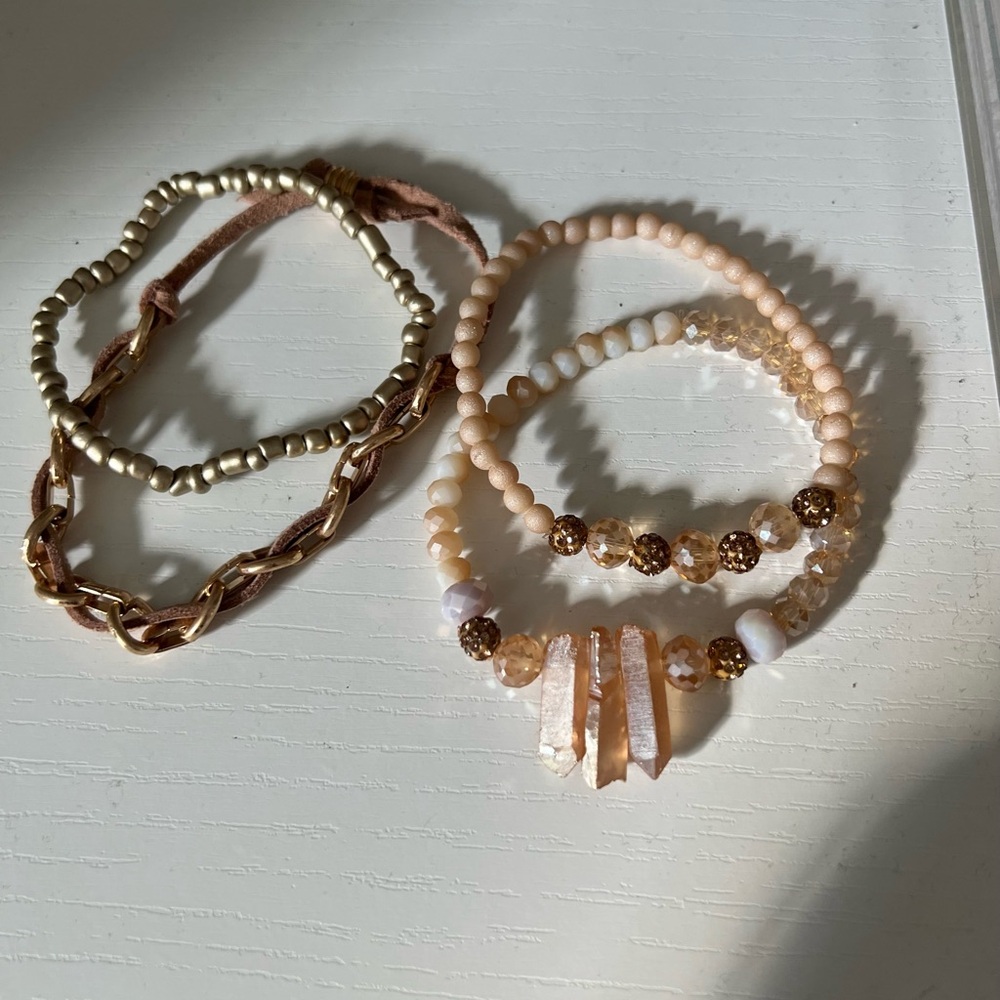 Set 4 gold beaded bracelets